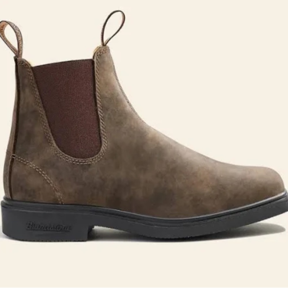 BLUNDSTONE LEATHER CHELSEA BOOTS